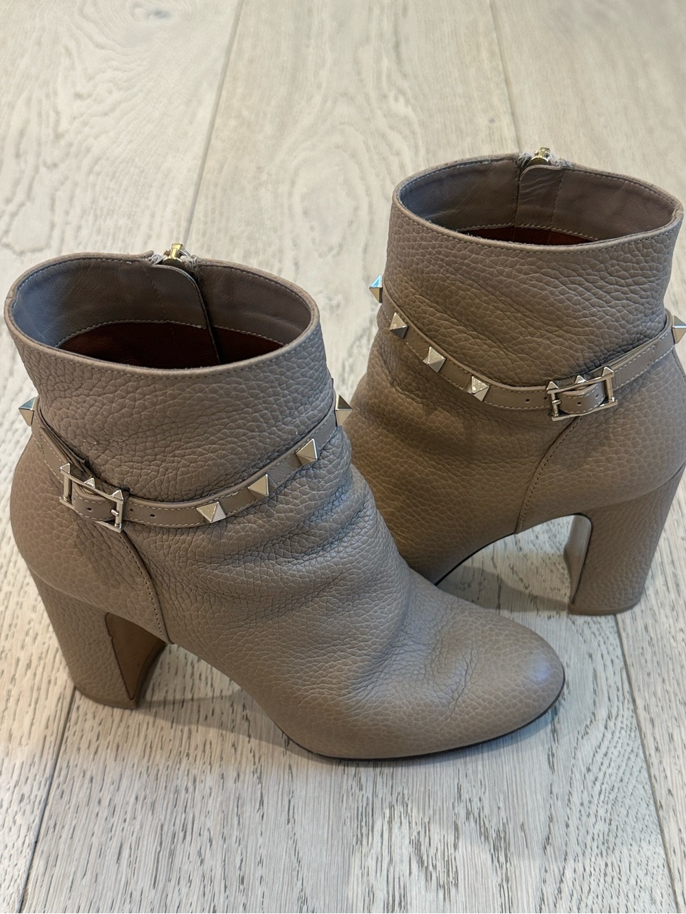 Valentino Garavani Pebbled Calfskin Rockstud Block Heel Ankle Boot in Size 36